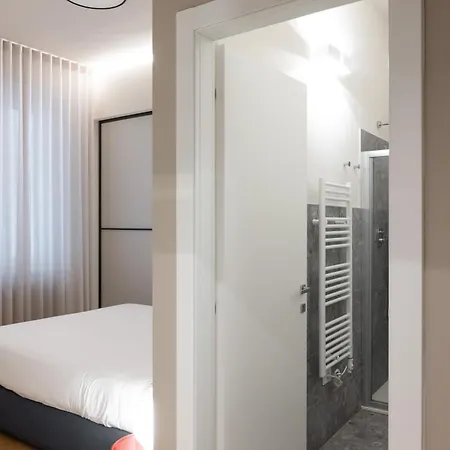 Elegance, Comfort And Charm In Moscova Milán