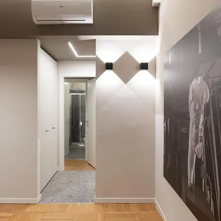Elegance, Comfort And Charm In Moscova Milán