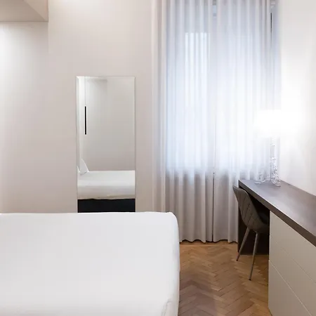 Elegance, Comfort And Charm In Moscova Milán
